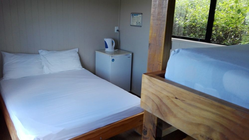 Hotel Opunake Beach Kiwi Holiday Park Extérieur photo